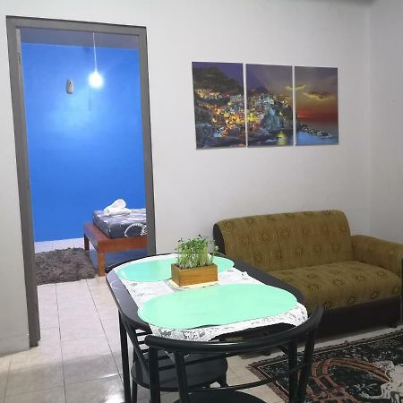 Moonstone: Comfy 1Br Unit Appartamento Olongapo Esterno foto