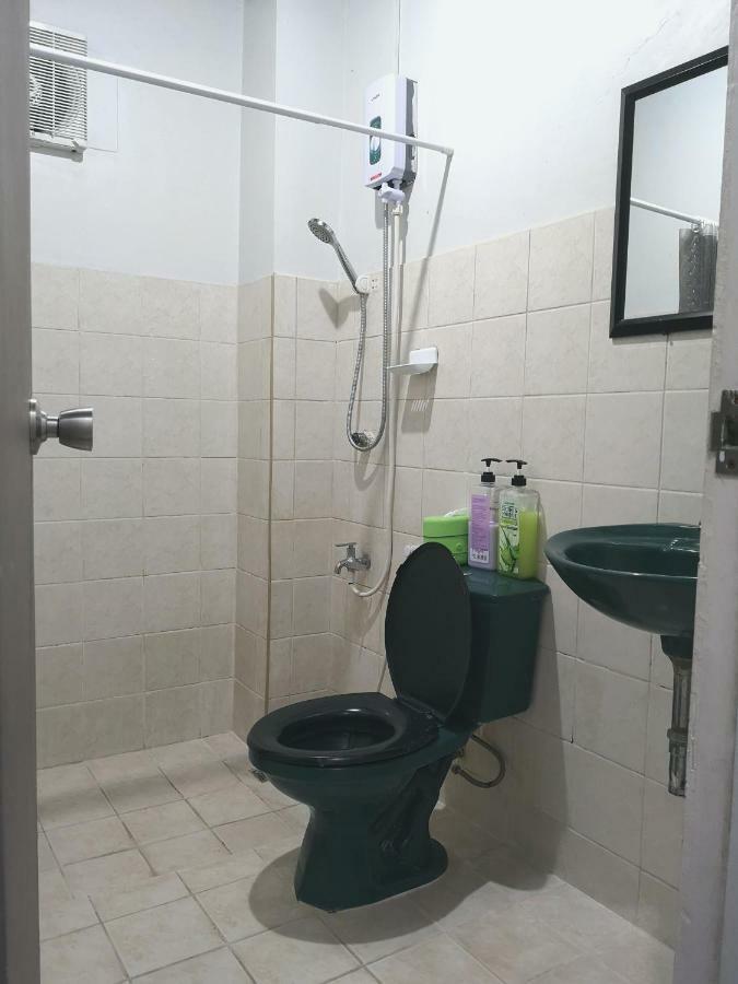 Moonstone: Comfy 1Br Unit Appartamento Olongapo Esterno foto